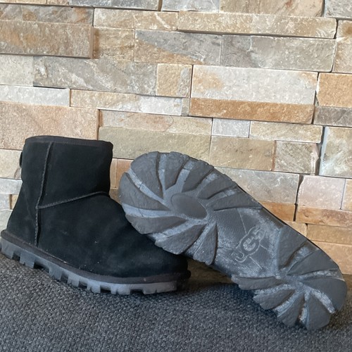 Ugg essentials boots - ugg,