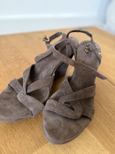 Ugg 5 38 - 37,5,